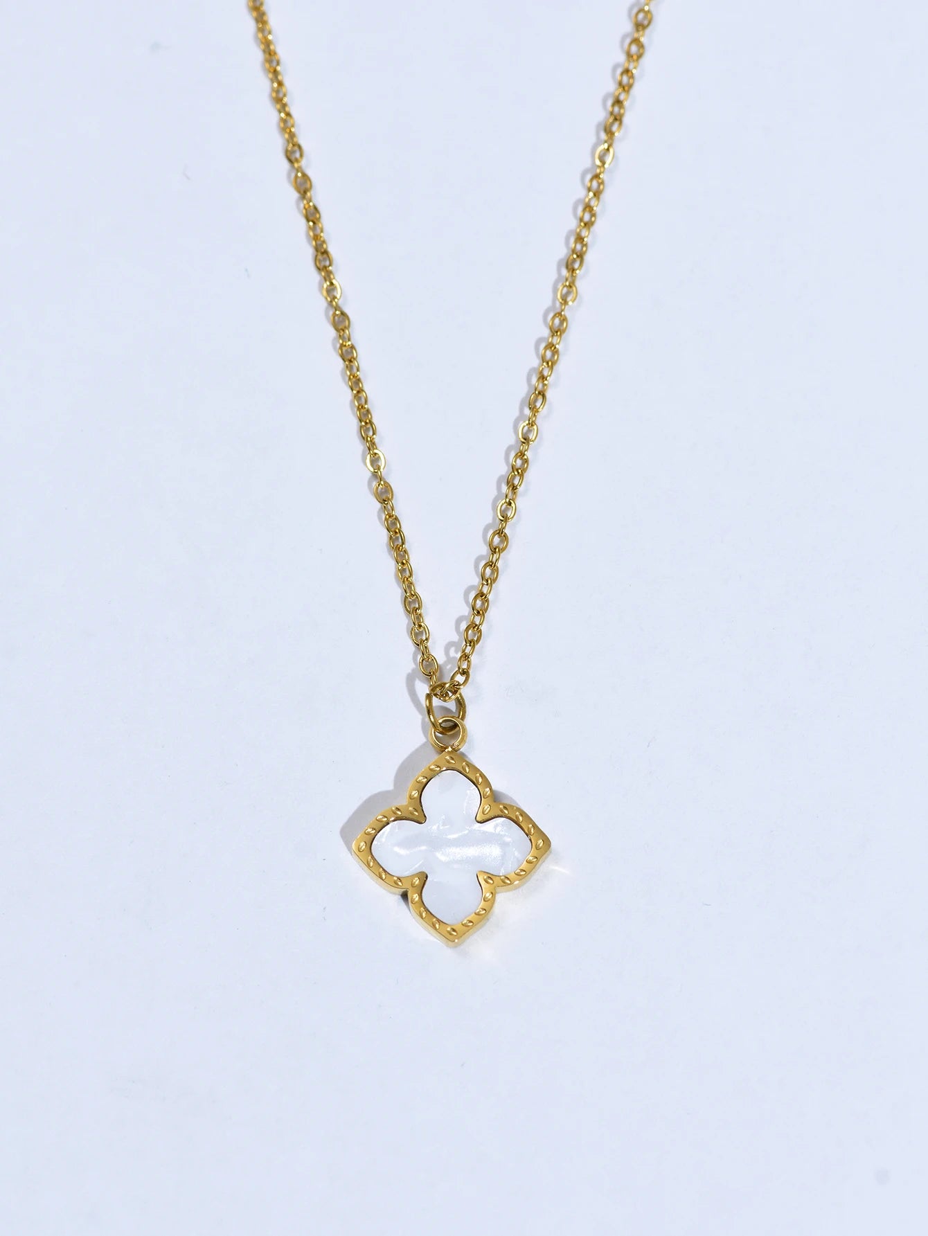 NECKLACE CLOVER STYLE