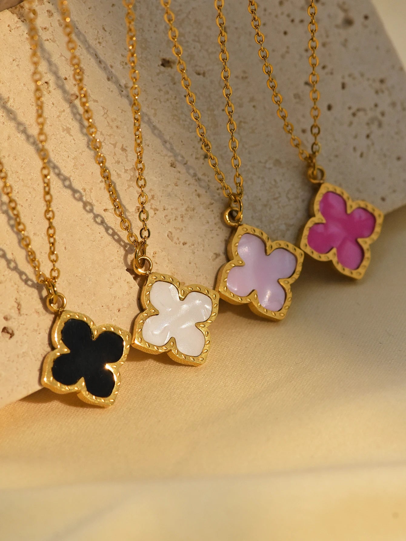 NECKLACE CLOVER STYLE