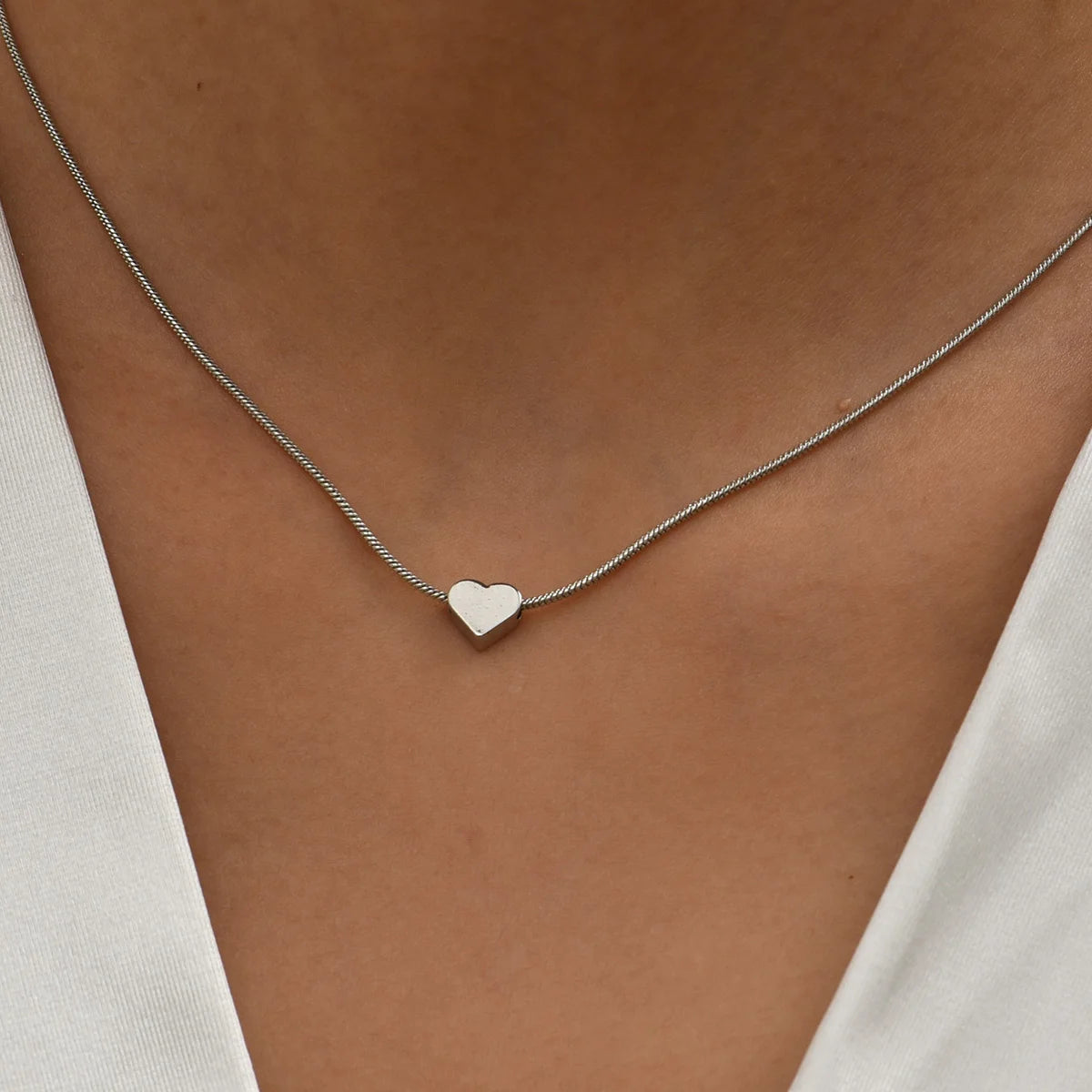 CUTE TINY NECKLACE FOR WOMEN