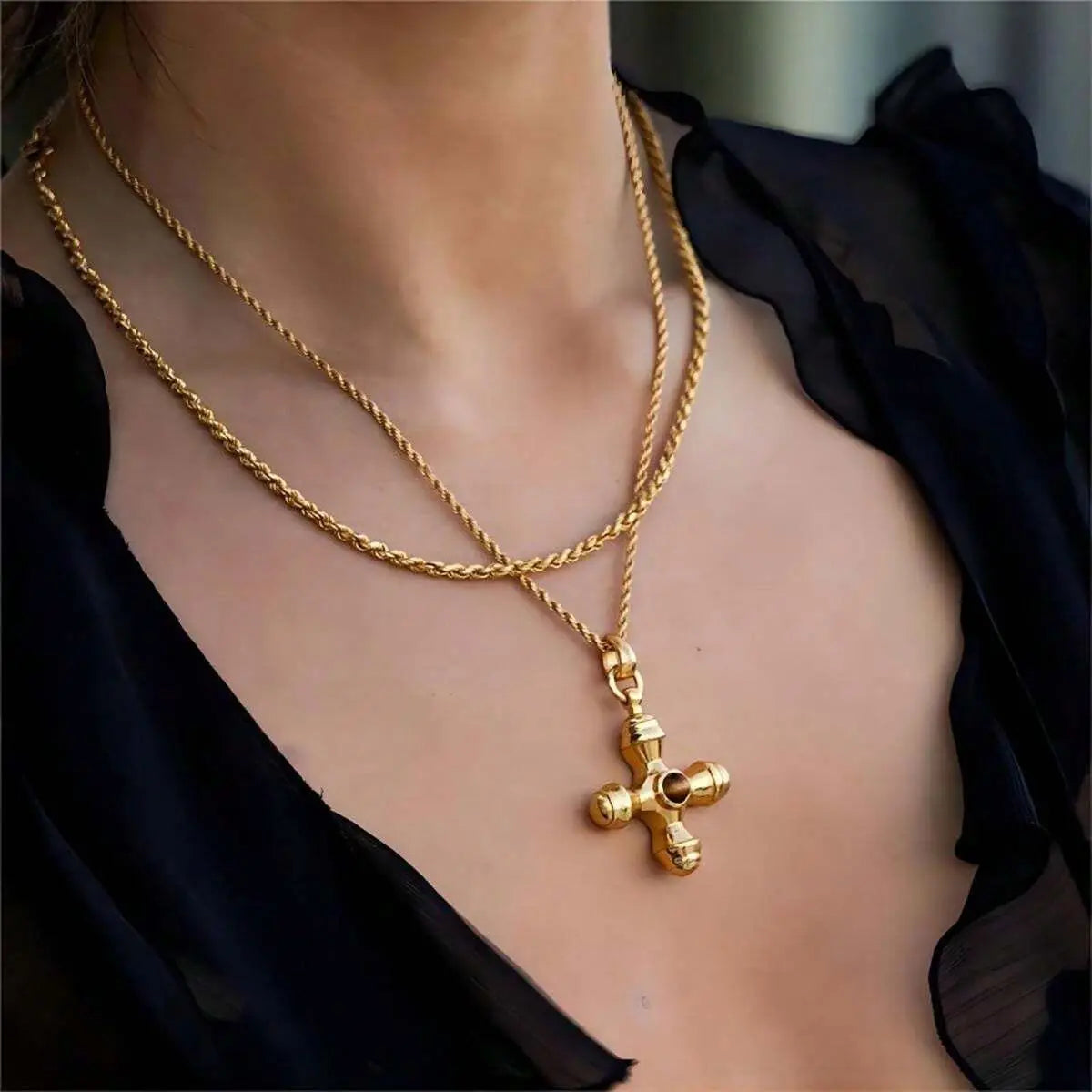 MINIMALISTIC CROSS PENDANT NECKLACE FOR WOMEN